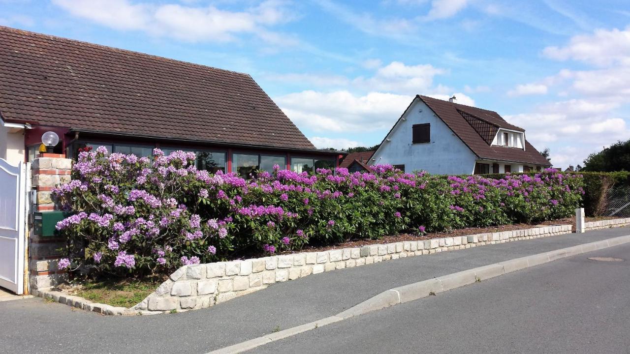 Chambre Privee Avec Salon, Garage Voiture, Velos, Motos Tourville-sur-Arques Exterior foto